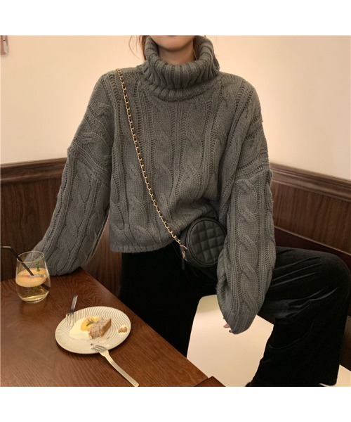 RUUX（ルーフ）の「ドロップショルダー　ニット　タートルネック（ニット/セーター・レディース・グレー/レッド/オレンジ/アイボリー・FREE）」の8枚目の写真