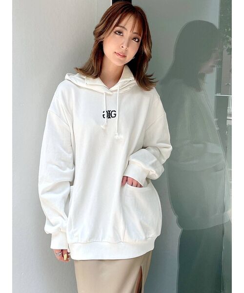 GYDA（ジェイダ）の「SYMMETRY GYDAデザイン BIGスウェットパーカー（スウェット・レディース・ブラック/オフホワイト・FREE）」の12枚目の写真