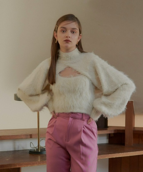 VIOLETTA（ヴィオレッタ）の「フェザーヤーンボレロニットトップス（ニット/セーター・レディース・ブラック/ホワイト/ライトパープル/ベージュ・FREE）」の5枚目の写真