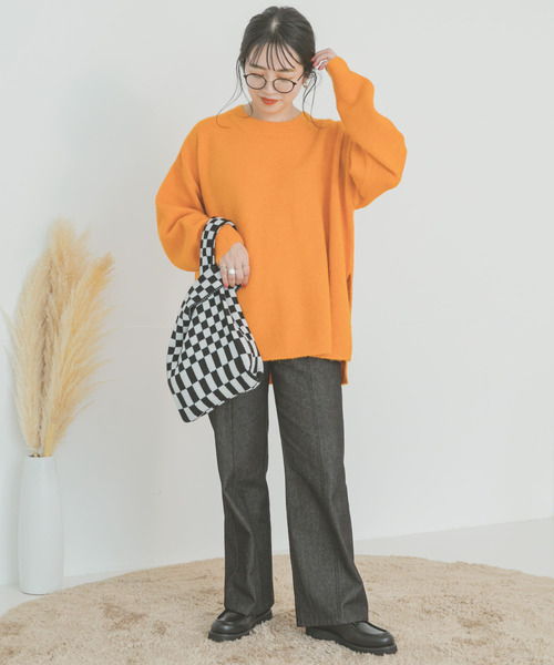 ITEMS URBANRESEARCH（アイテムズ アーバンリサーチ）の「サイドスリットニットプルオーバー（ニット/セーター・レディース・ベージュ/グリーン/オレンジ・FREE）」の5枚目の写真