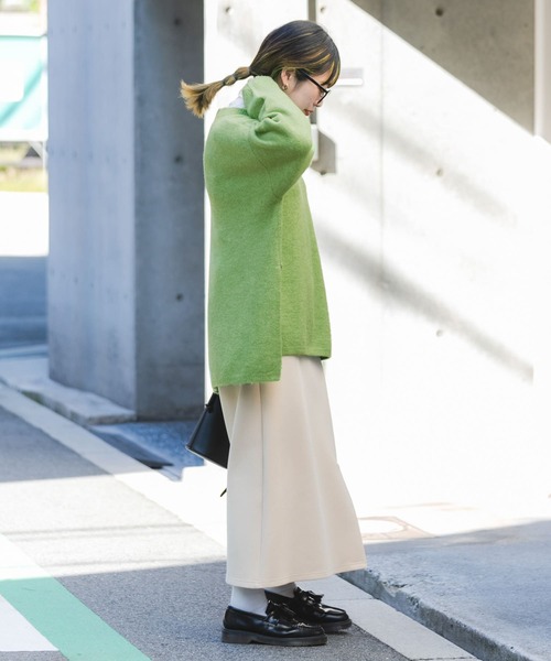 ITEMS URBANRESEARCH（アイテムズ アーバンリサーチ）の「サイドスリットニットプルオーバー（ニット/セーター・レディース・ベージュ/グリーン/オレンジ・FREE）」の12枚目の写真