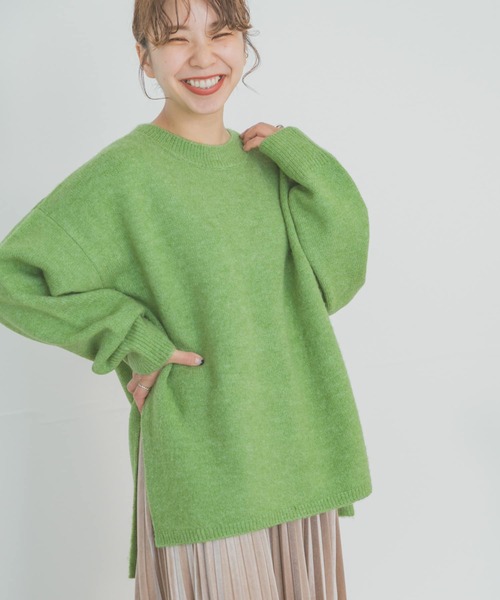 ITEMS URBANRESEARCH（アイテムズ アーバンリサーチ）の「サイドスリットニットプルオーバー（ニット/セーター・レディース・ベージュ/グリーン/オレンジ・FREE）」の16枚目の写真