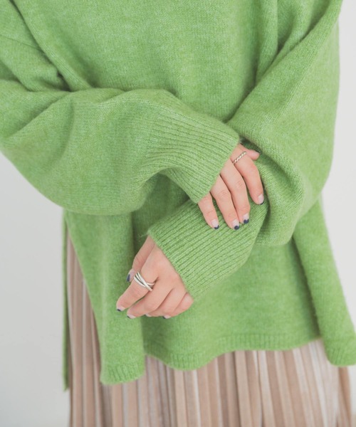 ITEMS URBANRESEARCH（アイテムズ アーバンリサーチ）の「サイドスリットニットプルオーバー（ニット/セーター・レディース・ベージュ/グリーン/オレンジ・FREE）」の18枚目の写真