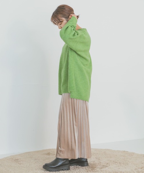 ITEMS URBANRESEARCH（アイテムズ アーバンリサーチ）の「サイドスリットニットプルオーバー（ニット/セーター・レディース・ベージュ/グリーン/オレンジ・FREE）」の21枚目の写真