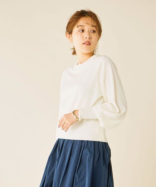 NOLLEY’S(ノーリーズ)の「《手洗い可能》袖口フリルプルオーバーニット(ニット/セーター・レディース・オフホワイト/イエロー/ネイビー/グリーン/ベビーピンク・38)」の2枚目の写真