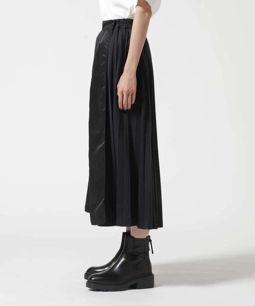 AVIREX（アヴィレックス）の「≪WEB&DEPOT限定≫NYLON PLEATED COMBI SKIRT/ ナイロンプリーツコンビスカート（スカート・レディース・ブラック/オリーブ系・F）」の22枚目の写真