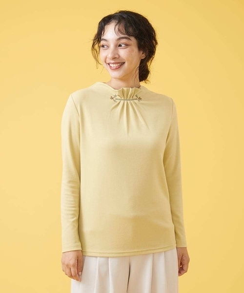 Jocomomola(ホコモモラ)の「ベアスムース タック刺繍カットソー(Tシャツ/カットソー・レディース・レッド/ブルー/ブラック/アイボリー/グリーン/オレンジ/イエロー・40)」の5枚目の写真