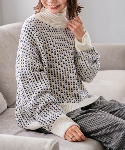 studio CLIP(スタディオクリップ)の「【お手入れラクラクニット】7ゲージロールネックニットプルオーバー(ニット/セーター・レディース・アイボリー/ライトグレー/レッド/ブラウン/マスタード/ダークブラウン・MEDIUM/LARGE)」の8枚目の写真