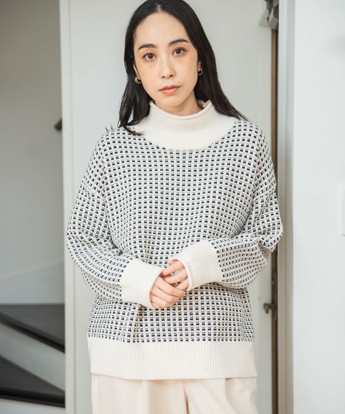 studio CLIP(スタディオクリップ)の「【お手入れラクラクニット】7ゲージロールネックニットプルオーバー(ニット/セーター・レディース・アイボリー/ライトグレー/レッド/ブラウン/マスタード/ダークブラウン・MEDIUM/LARGE)」の10枚目の写真