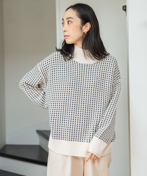 studio CLIP(スタディオクリップ)の「【お手入れラクラクニット】7ゲージロールネックニットプルオーバー(ニット/セーター・レディース・アイボリー/ライトグレー/レッド/ブラウン/マスタード/ダークブラウン・MEDIUM/LARGE)」の11枚目の写真