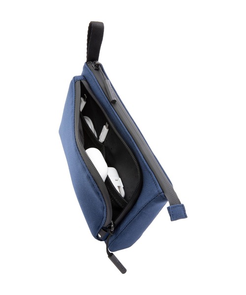 incase(インケース)の「INTR200734-NVY Incase Facet Accessory Organizer in Recycled Twill - Navy(ビジネスバッグ・メンズ・ネイビー・ONE SIZE)」の12枚目の写真