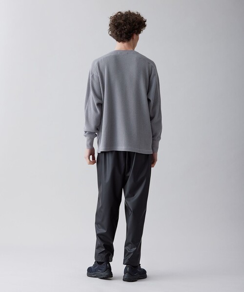 UNFILO（アンフィーロ）の「イージーケア ワッフル クルーネック（Tシャツ/カットソー・メンズ・ブラック系/ライトグレー系・SMALL/MEDIUM/LARGE/X-LARGE）」の5枚目の写真
