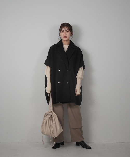 Amiur(エミレ)の「mouton poncho over vest(ベスト・レディース・ブラック/モカ/アイボリー・FREE)」の8枚目の写真