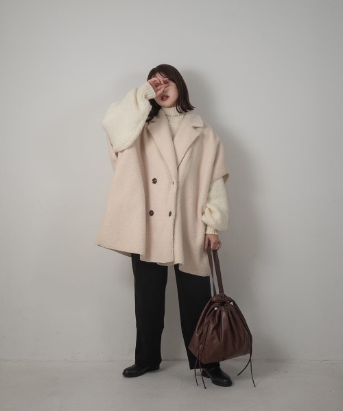 Amiur(エミレ)の「mouton poncho over vest(ベスト・レディース・ブラック/モカ/アイボリー・FREE)」の6枚目の写真