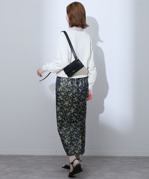 SLOBE IENA（スローブイエナ）の「裏毛コンパクトラグランスウェット（スウェット・レディース・グレー/ホワイト/ライトグリーン/ネイビー・FREE）」の6枚目の写真