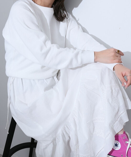 SLOBE IENA（スローブイエナ）の「裏毛コンパクトラグランスウェット（スウェット・レディース・グレー/ホワイト/ライトグリーン/ネイビー・FREE）」の9枚目の写真