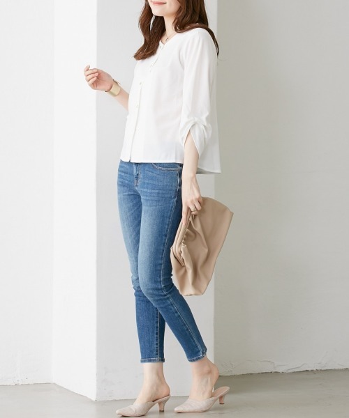 nissen（ニッセン）の「Ｖネックカットソーブラウス【UVカット・洗濯機OK】（Tシャツ/カットソー・レディース・ライトグリーン/ピンク/ネイビー/モカ/ブルー/グレー/オフホワイト・L/LL/M/S）」の9枚目の写真