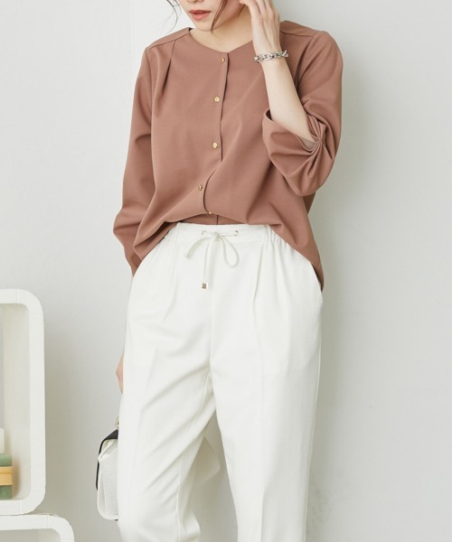 nissen（ニッセン）の「Ｖネックカットソーブラウス【UVカット・洗濯機OK】（Tシャツ/カットソー・レディース・ライトグリーン/ピンク/ネイビー/モカ/ブルー/グレー/オフホワイト・L/LL/M/S）」の14枚目の写真