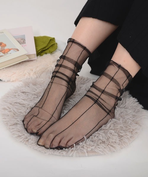 VIBGYOR Women（ヴィブジョー　ウィメン）の「【float】ブラック シースルー クルー丈ソックス【7パターン展開】（ソックス/靴下・レディース・B/G/C/D/E/F/A・FREE）」の2枚目の写真