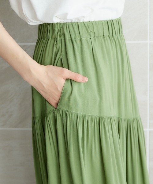 miclat（ミクラ）の「大きいサイズ　ギャザーティアードスカート　miclat（スカート・レディース・ブラック/グリーン系・LL/5L/4L/3L/L）」の14枚目の写真