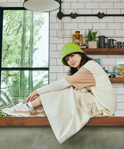 NIKE(ナイキ)の「ナイキ エア マックス 90 フューチュラ ウィメンズシューズ / Nike Air Max 90 Futura Women's Shoes<22-29cm 展開>(スニーカー・レディース・クリーム/ピンク/ホワイト・25.5/26.5/27/25/23/23.5/24/24.5/22/22.5/26/28/29/28.5/27.5)」の14枚目の写真