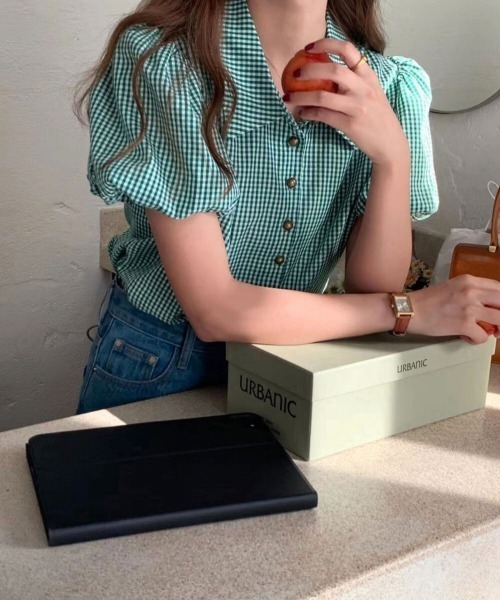 Chick(チック)の「ギンガムチェックパフスリーブ半袖トップス(シャツ/ブラウス・レディース・ブラック/グリーン・FREE)」の3枚目の写真