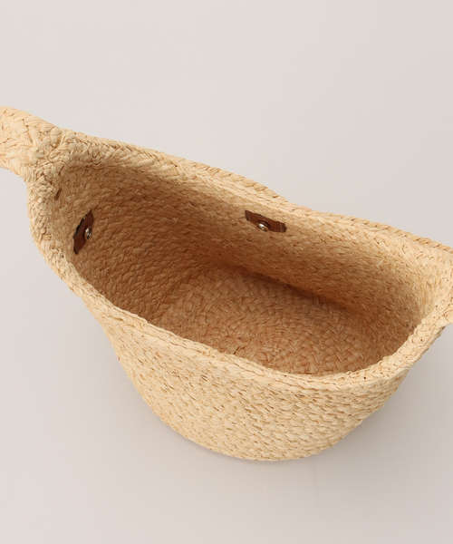 Helen Kaminski（ヘレンカミンスキー）の「≪一部店舗+WEB限定≫【HELEN KAMINSKI/ヘレン カミンスキー】CAMARIL S BRIDLE（かごバッグ・レディース・ベージュ/チャコールグレー・FREE）」の9枚目の写真