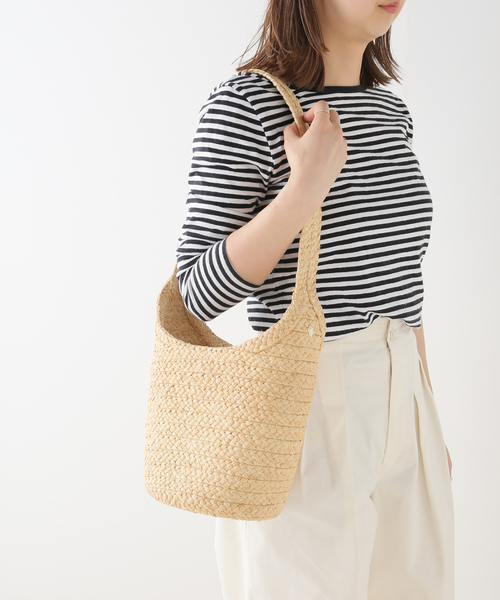 Helen Kaminski（ヘレンカミンスキー）の「≪一部店舗+WEB限定≫【HELEN KAMINSKI/ヘレン カミンスキー】CAMARIL S BRIDLE（かごバッグ・レディース・ベージュ/チャコールグレー・FREE）」の19枚目の写真