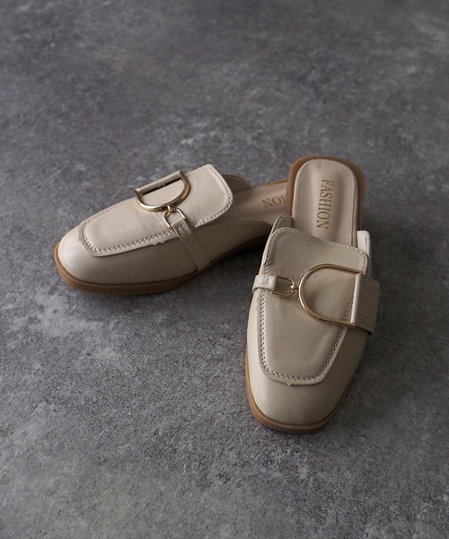 Riberry（リベリー）の「スクエアトゥスリッパサンダル（サンダル・レディース・ブラック/ホワイト・MEDIUM/LARGE）」の3枚目の写真