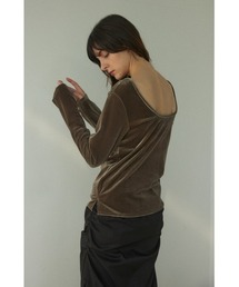back open velour tops(バックオープンベロアトップス)