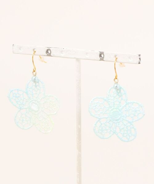 tone（トーン）の「【MUURABBTI】手染めレースのお花ピアス(MA)（ピアス（両耳用）・レディース・イエロー/ブルー/ピンク・FREE）」の9枚目の写真