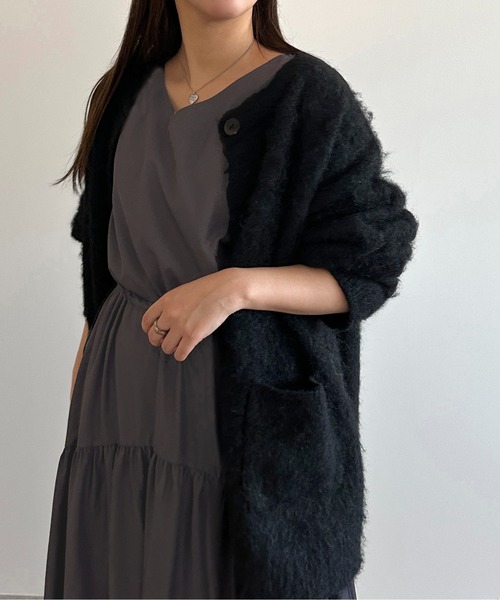 apres jour mignon(アプレジュールミニョン)の「ドロスト袖ボリュームワンピース【ZOZOTOWN限定アイテム】(ワンピース・レディース・ブラック/グレイッシュベージュ/チャコールグレー・MEDIUM/X-LARGE/SMALL)」の10枚目の写真