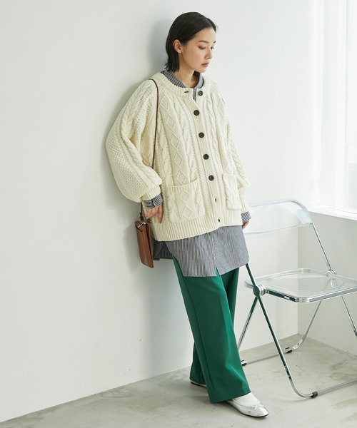 Chaco closet（チャコ クローゼット）の「フィッシャーマンオーバーサイズクルーネックケーブルニットカーディガン（カーディガン/ボレロ・レディース・ダークグリーン/グレー/ネイビー/アイボリー・FREE）」の5枚目の写真
