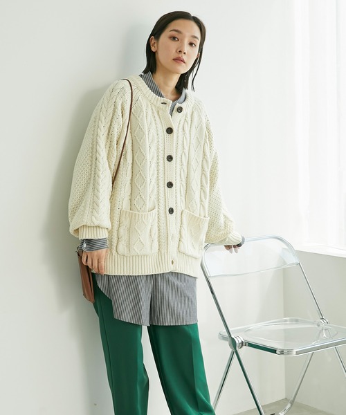 Chaco closet（チャコ クローゼット）の「フィッシャーマンオーバーサイズクルーネックケーブルニットカーディガン（カーディガン/ボレロ・レディース・ダークグリーン/グレー/ネイビー/アイボリー・FREE）」の6枚目の写真