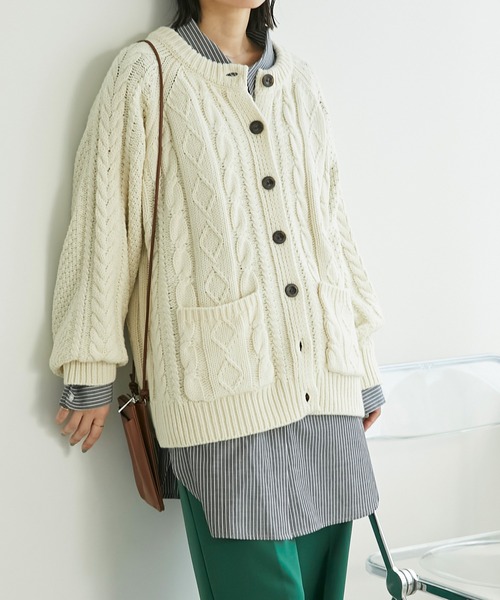 Chaco closet（チャコ クローゼット）の「フィッシャーマンオーバーサイズクルーネックケーブルニットカーディガン（カーディガン/ボレロ・レディース・ダークグリーン/グレー/ネイビー/アイボリー・FREE）」の7枚目の写真