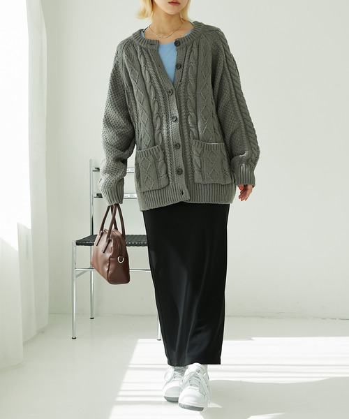 Chaco closet（チャコ クローゼット）の「フィッシャーマンオーバーサイズクルーネックケーブルニットカーディガン（カーディガン/ボレロ・レディース・ダークグリーン/グレー/ネイビー/アイボリー・FREE）」の14枚目の写真