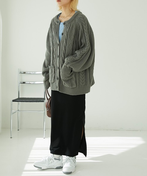 Chaco closet（チャコ クローゼット）の「フィッシャーマンオーバーサイズクルーネックケーブルニットカーディガン（カーディガン/ボレロ・レディース・ダークグリーン/グレー/ネイビー/アイボリー・FREE）」の16枚目の写真
