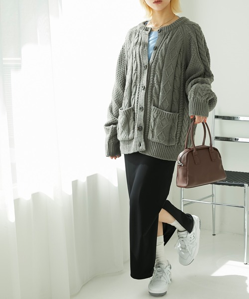 Chaco closet（チャコ クローゼット）の「フィッシャーマンオーバーサイズクルーネックケーブルニットカーディガン（カーディガン/ボレロ・レディース・ダークグリーン/グレー/ネイビー/アイボリー・FREE）」の18枚目の写真