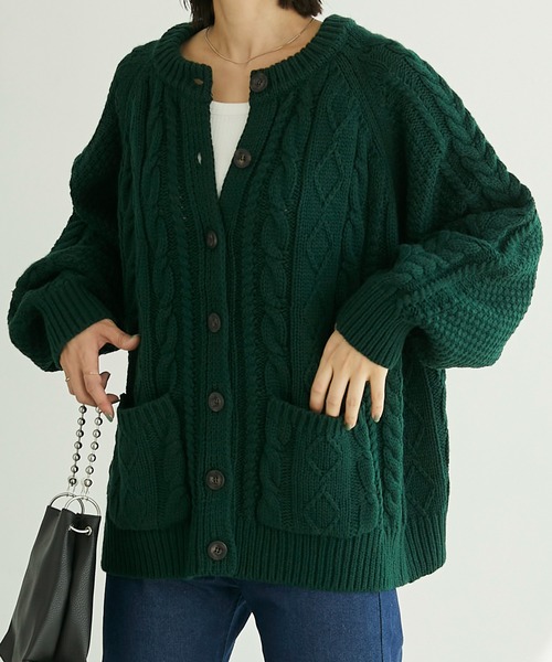Chaco closet（チャコ クローゼット）の「フィッシャーマンオーバーサイズクルーネックケーブルニットカーディガン（カーディガン/ボレロ・レディース・ダークグリーン/グレー/ネイビー/アイボリー・FREE）」の21枚目の写真