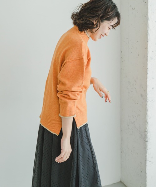 ITEMS URBANRESEARCH（アイテムズ アーバンリサーチ）の「『洗濯可』ハイショクハイネックニット（ニット/セーター・レディース・ブルー/オレンジ/グレー/モカ/オフホワイト・FREE）」の10枚目の写真