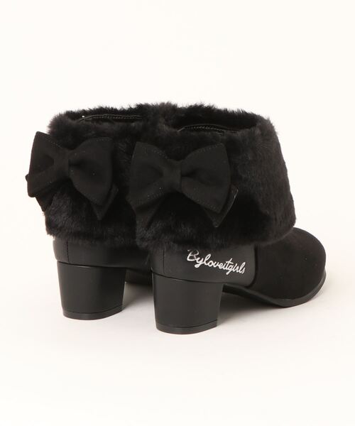 by LOVEiT(バイラビット)の「ファー取り外しブーティ(スニーカー・キッズ・ブラック/グレー・22cm/24cm/21cm/23cm)」の3枚目の写真