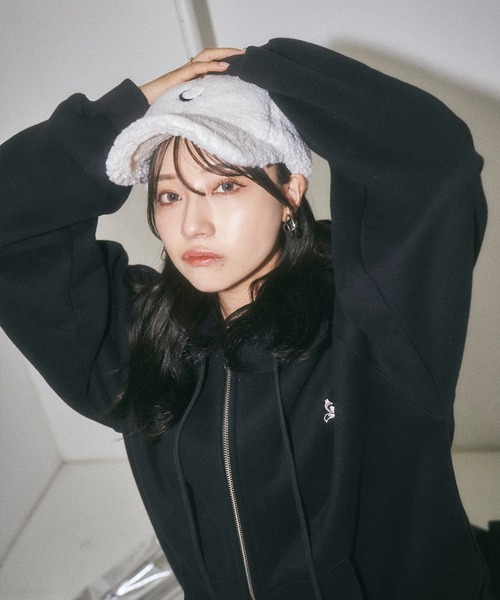 ANDGEEBEE（アンジービー）の「UNISEX ムーンボアキャップ（キャップ・レディース・ホワイト/ブラック・FREE）」の5枚目の写真