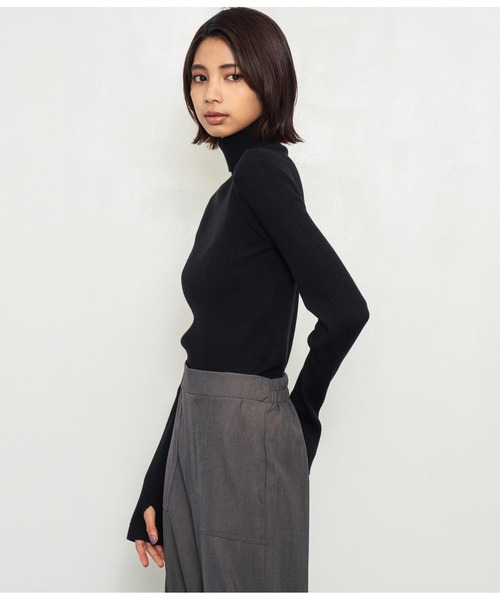 ANAP(アナップ)の「フィンガーホールタートルネックリブニットトップス(ニット/セーター・レディース・オフホワイト/グレー/ホワイト×ブラック/ブラック系その他/レッド/ブラック/ブラック×ホワイト/ベージュ・FREE)」の11枚目の写真