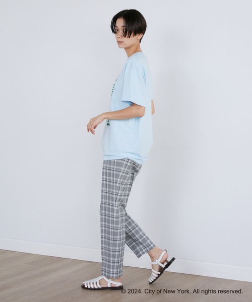 INED（イネド）の「NYCスクエアロゴTシャツ《GOOD ROCK SPEED》（Tシャツ/カットソー・レディース・サックスブルー/オフホワイト・9号）」の5枚目の写真