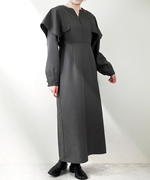 STYLEBLOCK(スタイルブロック)の「ピンストライプケープ風ワンピース(ワンピース・レディース・ネイビー/グレー/チャコールグレー・M)」の2枚目の写真