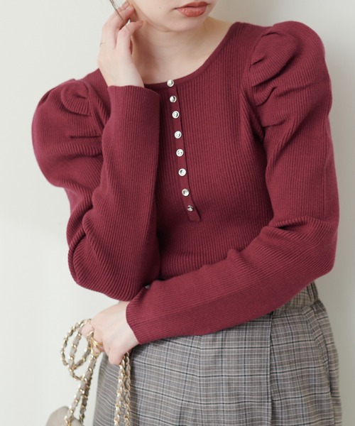 natural couture(ナチュラルクチュール)の「ちび金釦ジゴスリーブニット(ニット/セーター・レディース・レッド系その他/グレイッシュベージュ/グレー系その他/アイボリー/ブラック・FREE)」の17枚目の写真