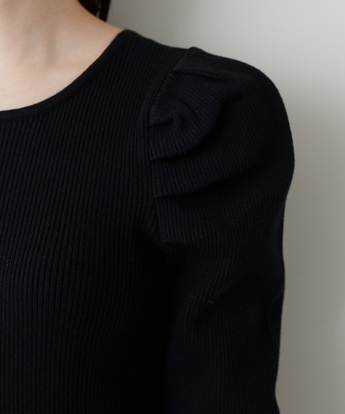 natural couture(ナチュラルクチュール)の「ちび金釦ジゴスリーブニット(ニット/セーター・レディース・レッド系その他/グレイッシュベージュ/グレー系その他/アイボリー/ブラック・FREE)」の22枚目の写真