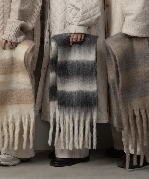 lawgy（ラウジー）の「soft touch border muffler / ソフトタッチボーダーマフラー（マフラー・レディース・ブルー系その他/ホワイト系その他/グレー系その他・FREE）」の14枚目の写真