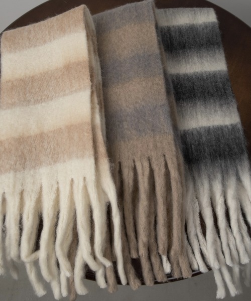 lawgy（ラウジー）の「soft touch border muffler / ソフトタッチボーダーマフラー（マフラー・レディース・ブルー系その他/ホワイト系その他/グレー系その他・FREE）」の13枚目の写真