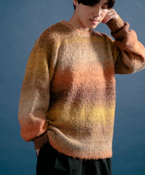 ITEMS URBANRESEARCH(アイテムズ アーバンリサーチ)の「スペースダイ ウール混ブークレニットプルオーバー(ニット/セーター・メンズ・グレー/ブルー/オレンジ・LARGE/MEDIUM)」の21枚目の写真